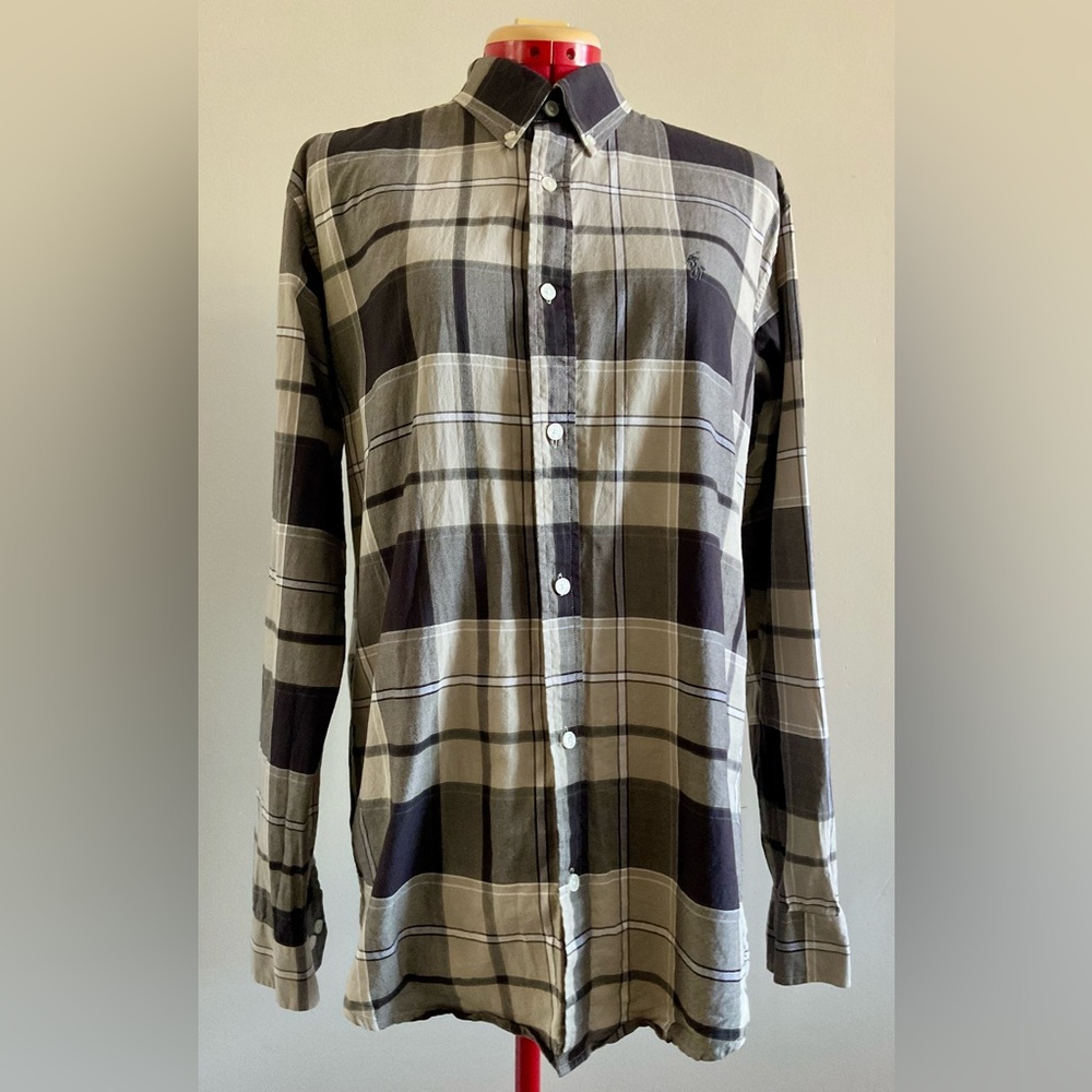 Ralph Lauren - %100 cotton plaid button up shirt - Size XL (Men’s)